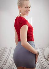 Buzz cut babe Sidra Sage shows off her round ass
