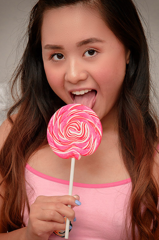 Elle Voneva - Strokies.com